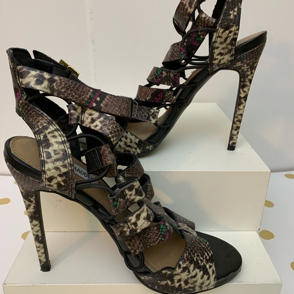 🌸 Steve Madden Snake Print Sandals